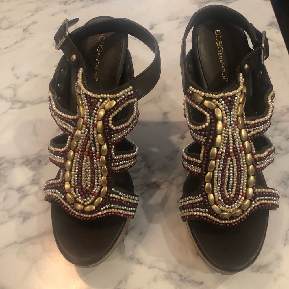 BCBG size 10 Womens Sandals